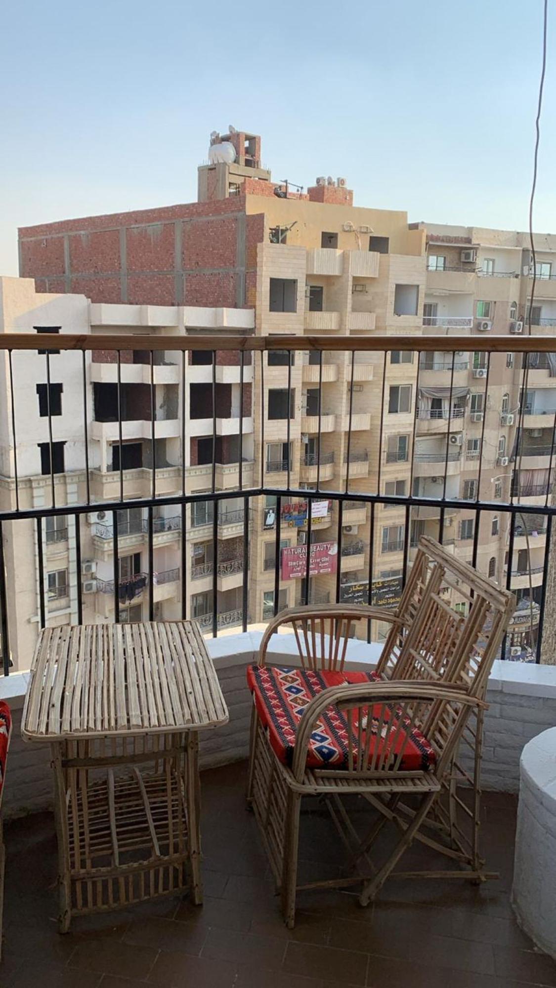 Pyramids Nights Hostel Kafrat al Jabal Exterior photo