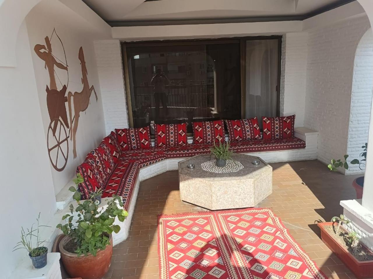 Pyramids Nights Hostel Kafrat al Jabal Exterior photo